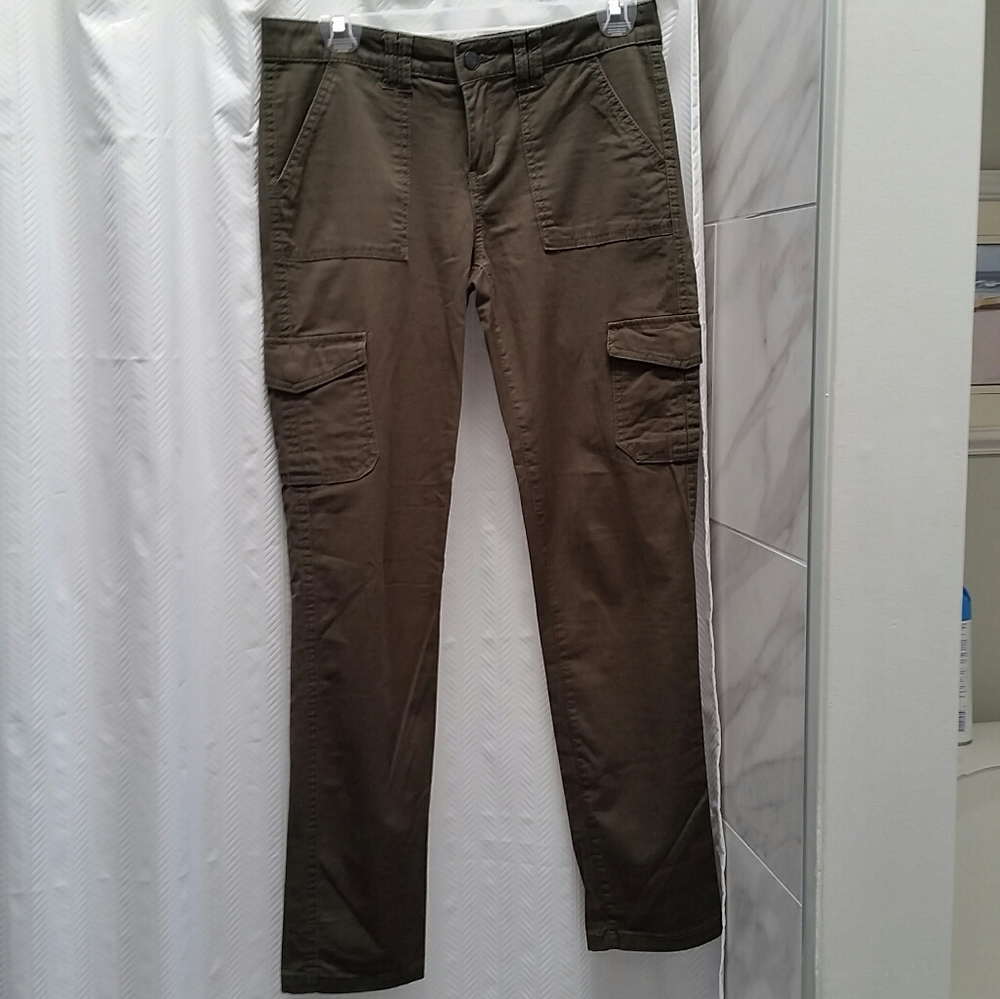 *SOLD* Aeropostale Olive Cargo Ankle Pants 5/6